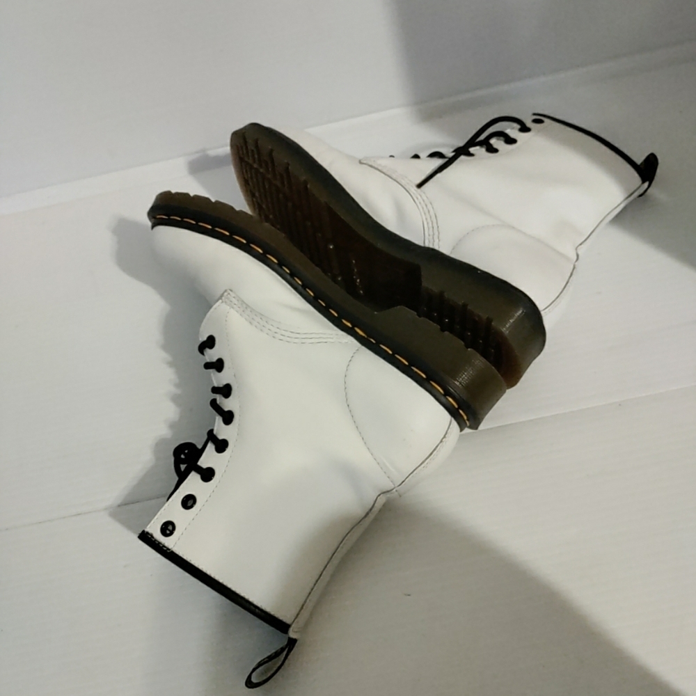 Dr Martens 11821 White Leather Combat Boots Shoes Women's Size 41 / 9 - Picture 6 of 12
